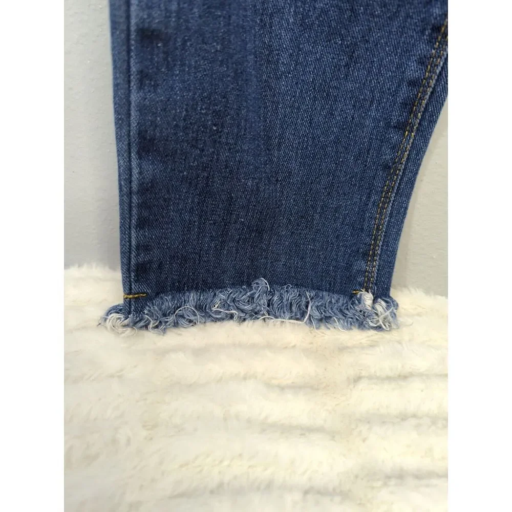 Chelsea & Violet Girls Size Large Distressed Cropped Blue‎ Jeans 575
